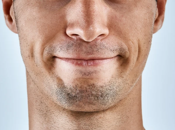 Sorriso retraído: como a insegurança dental afeta a autoestima e os relacionamentos